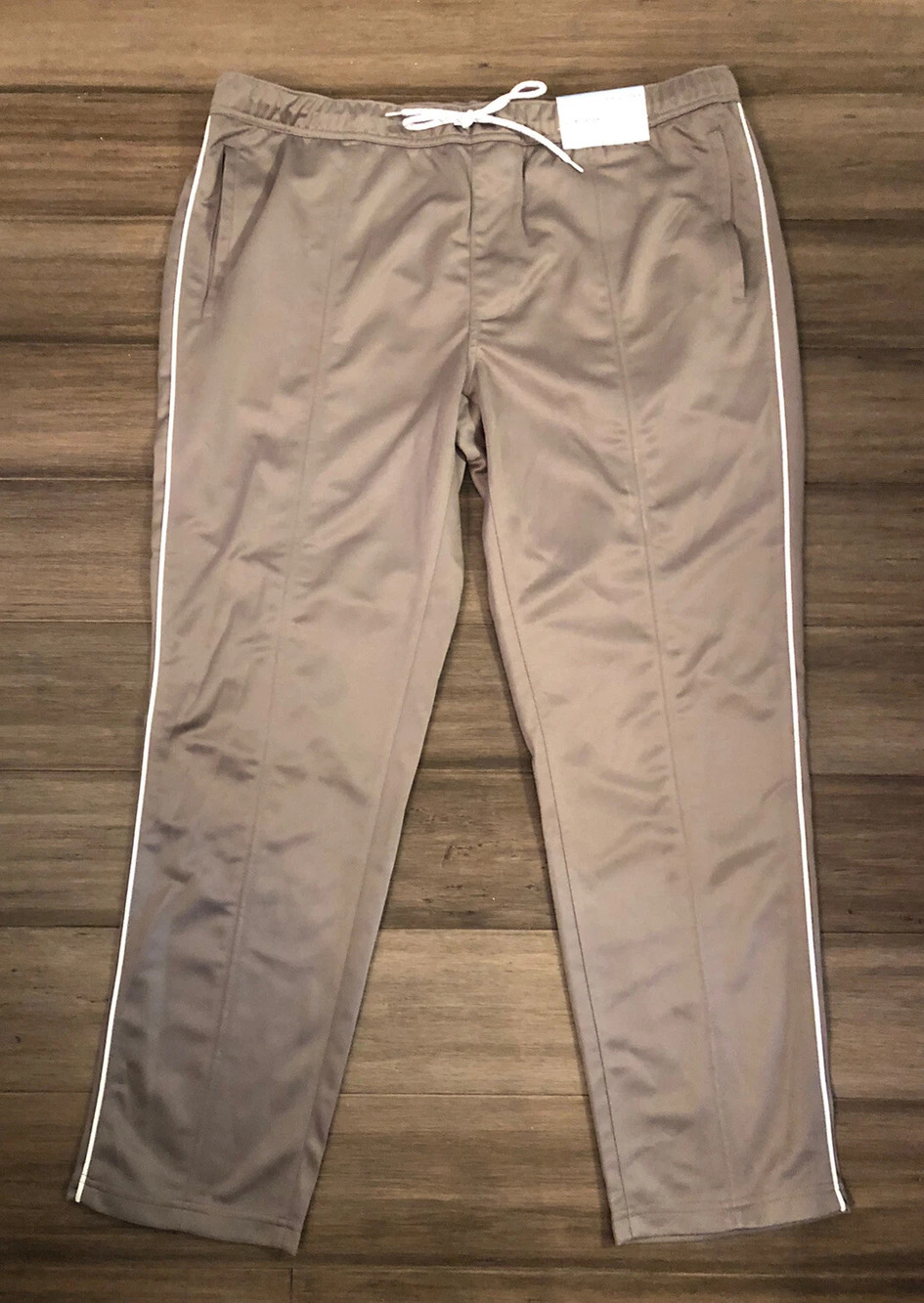 ARIZONA JEAN CO-NWT-Men's Gray/White Stripe Slim Taper Athletic Pants-Size XL